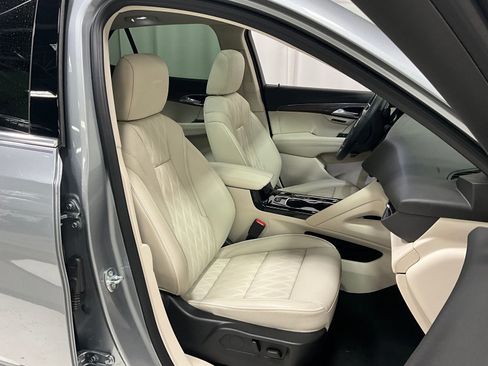 Used 2023 Buick Envision Avenir image 6