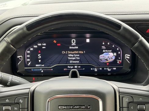 Used 2023 GMC Yukon XL Denali Ultimate AWD/4WD image 36