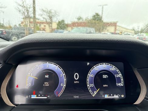 New 2025 Jeep Grand Cherokee Altitude image 17