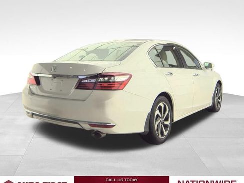 Used 2017 Honda Accord EX image 2