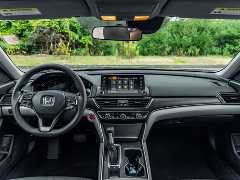 Used 2019 Honda Accord EX image 25