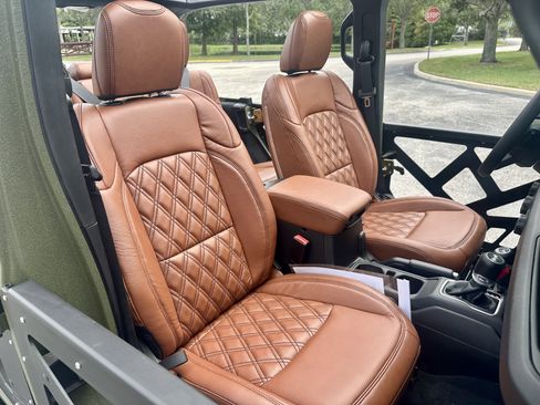 Used 2024 Jeep Wrangler Unlimited image 42