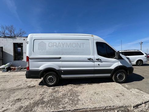 Used 2017 Ford Transit 150 130 Medium Roof RWD image 4