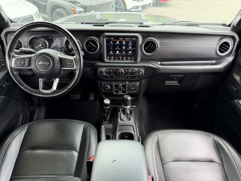 Used 2023 Jeep Wrangler Unlimited Sahara w/ Cold Weather Group AWD/4WD image 30