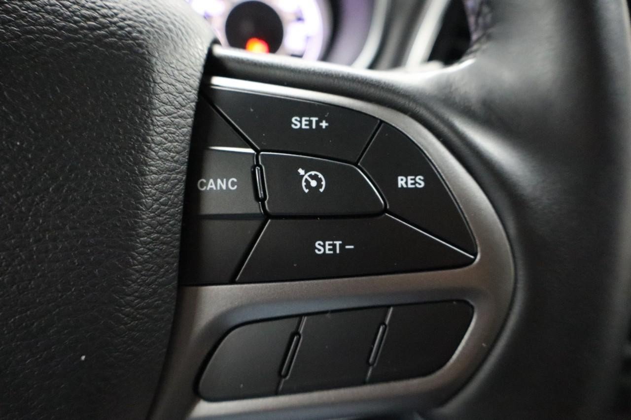 Used 2019 Jeep Cherokee Limited AWD/4WD image 15