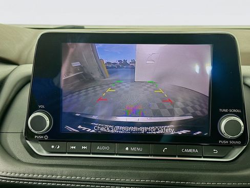 Used 2023 Nissan Rogue SV FWD image 13