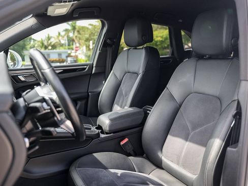 Used 2018 Porsche Macan AWD/4WD image 13