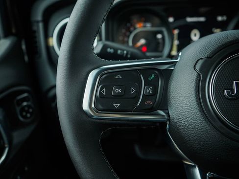 New 2026 Jeep Wrangler Unlimited Sahara AWD/4WD image 20