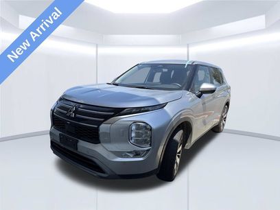 Used 2025 Mitsubishi Outlander SE
