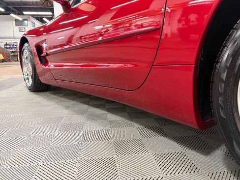 Used 2004 Chevrolet Corvette Coupe w/ Roof Package RWD image 14