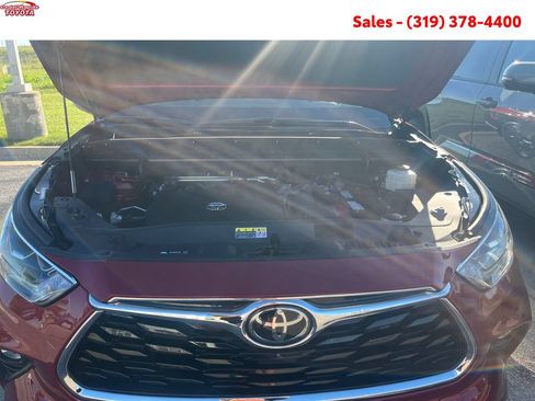 Certified 2021 Toyota Highlander Limited AWD/4WD image 25
