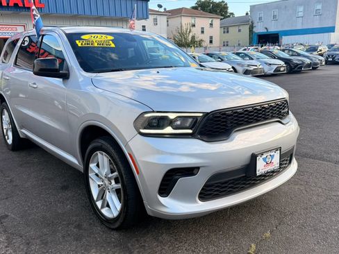 Used 2025 Dodge Durango GT AWD/4WD image 2