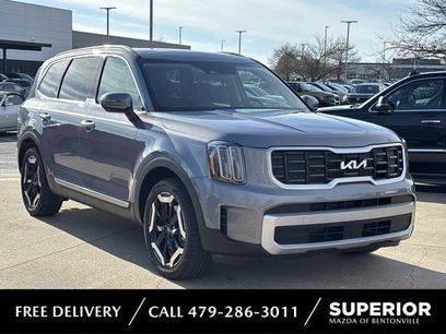 Used 2024 Kia Telluride S w/ S Sunroof Package