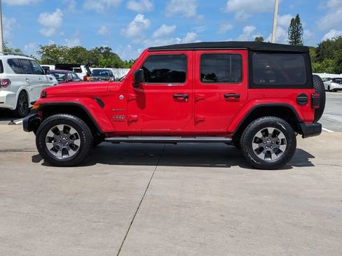 Used 2019 Jeep Wrangler Unlimited Sahara w/ Dual Top Group AWD/4WD image 9