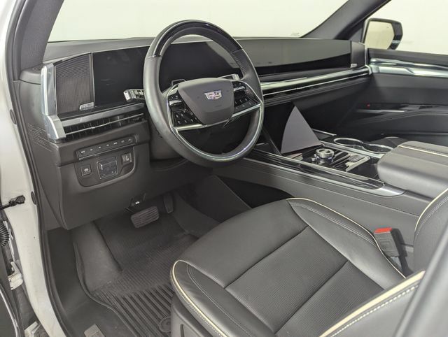 Used 2025 Cadillac Escalade Sport w/ Touring Package AWD/4WD image 15