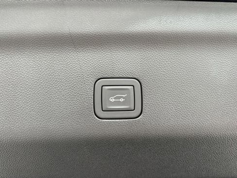 Used 2025 Chevrolet Tahoe RST w/ Comfort Package AWD/4WD image 36