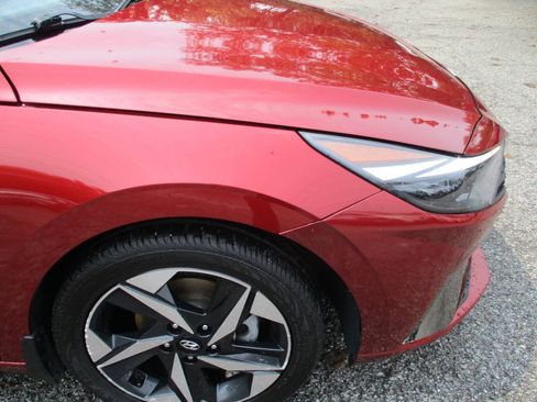 Used 2022 Hyundai Elantra Limited FWD image 23