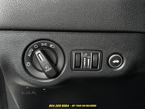 Used 2016 Dodge Charger R/T RWD image 19