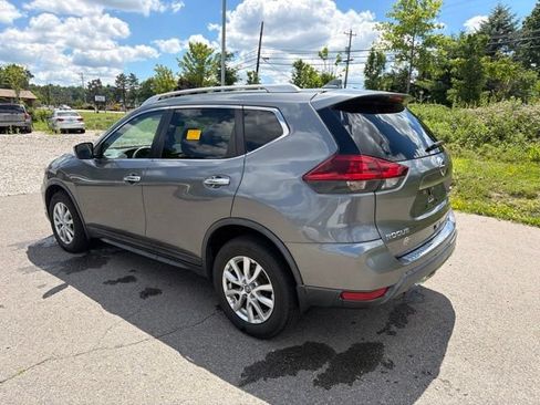Used 2018 Nissan Rogue SV AWD/4WD image 13