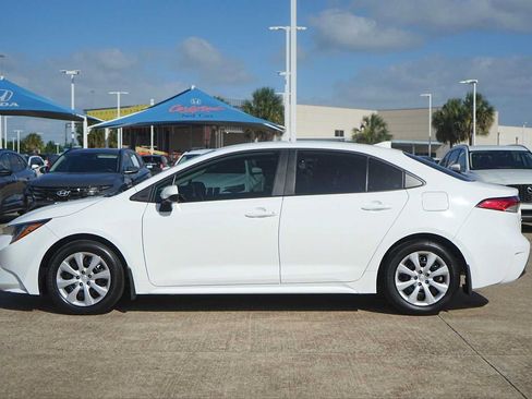 Used 2024 Toyota Corolla LE FWD image 3