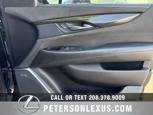 Used 2018 Cadillac Escalade Platinum AWD/4WD image 11