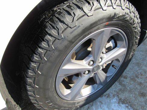 Used 2024 Ford Edge SEL w/ Sport Appearance Package image 36