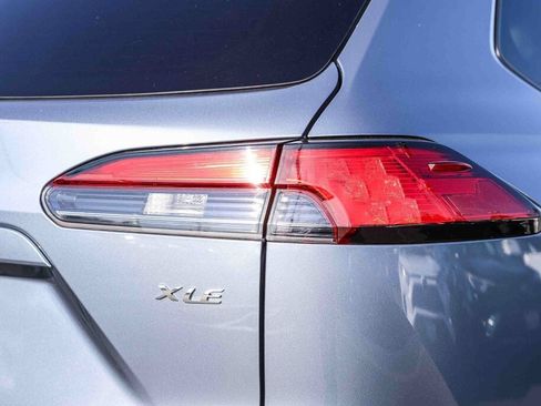 Certified 2024 Toyota Corolla Cross XLE w/ Convenience Package FWD image 24