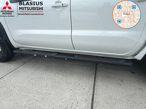 Used 2022 Nissan Frontier PRO-4X AWD/4WD image 21