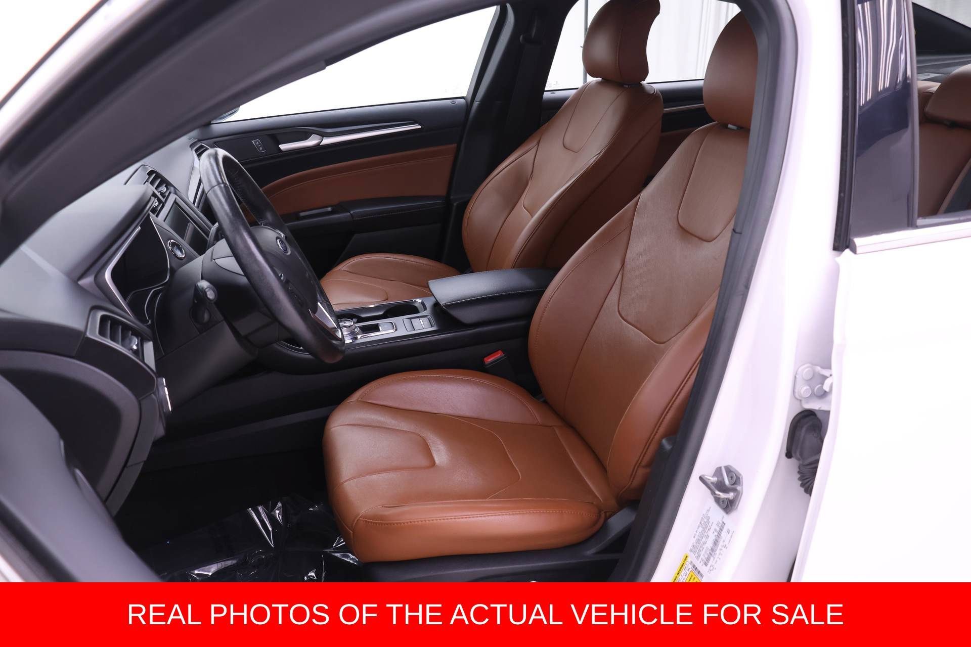 Used 2019 Ford Fusion Titanium FWD image 4