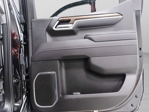 Used 2025 GMC Sierra 1500 Elevation image 30