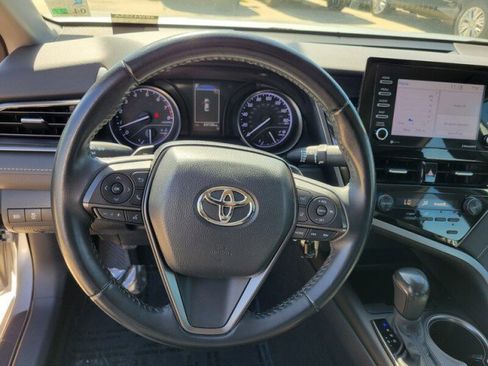 Used 2021 Toyota Camry SE image 11
