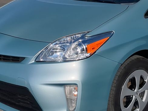 Used 2013 Toyota Prius One image 12