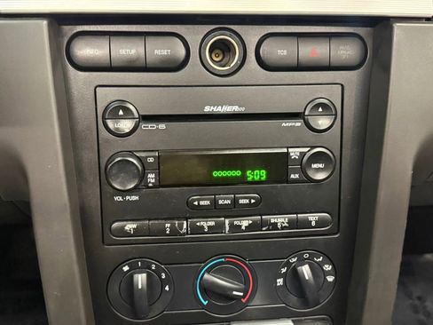 Used 2005 Ford Mustang GT RWD image 28