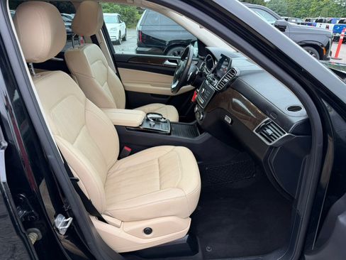 Used 2019 Mercedes-Benz GLS 450 4MATIC image 24