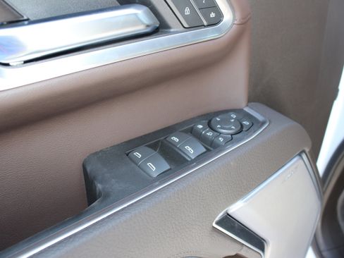 Used 2025 GMC Sierra 3500 Denali AWD/4WD image 25