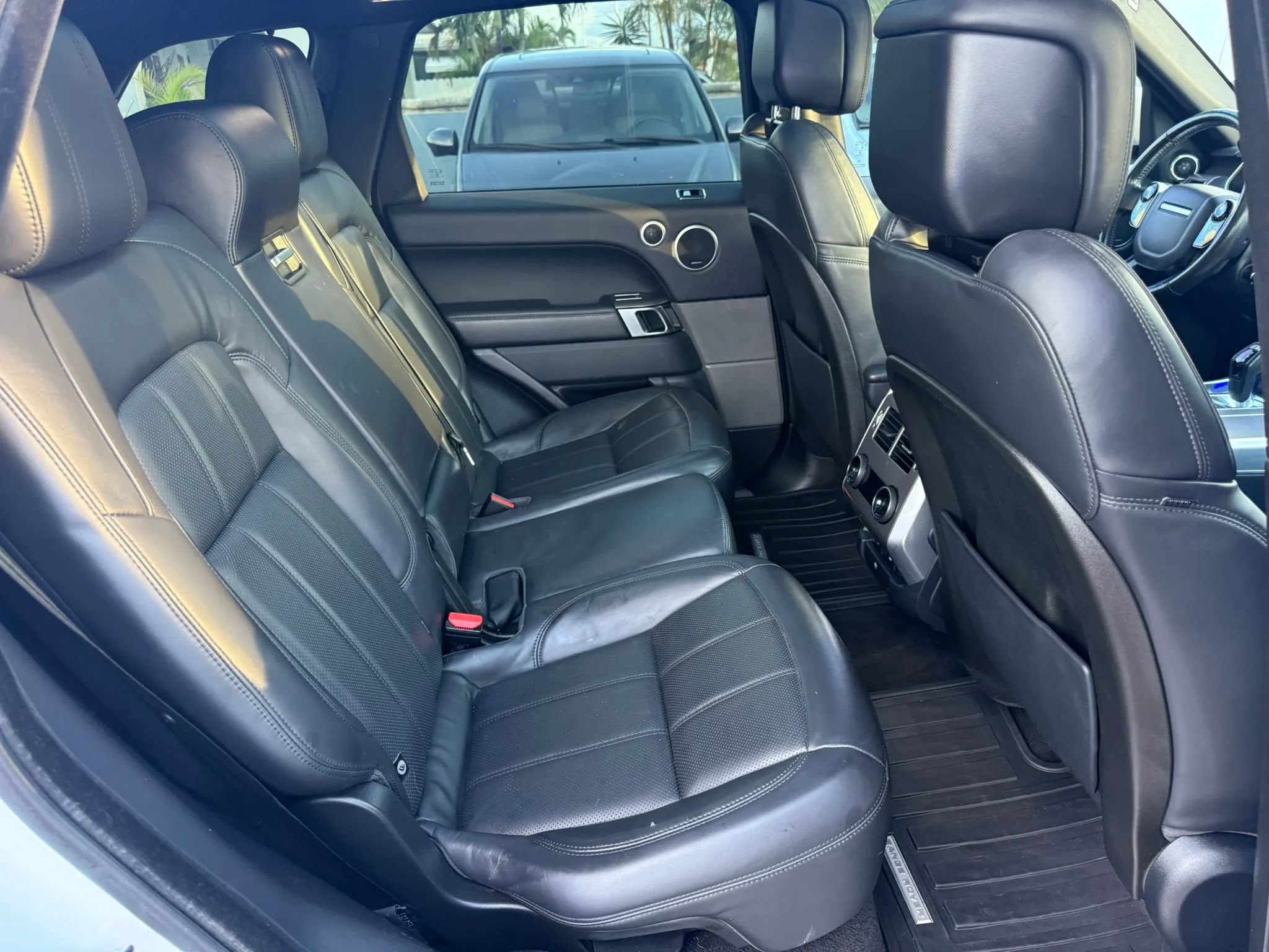 Used 2018 Land Rover Range Rover Sport HSE AWD/4WD image 21