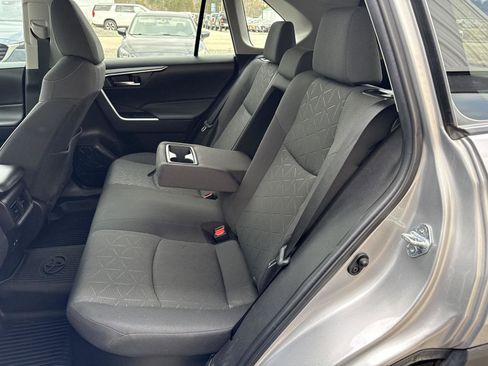 Used 2022 Toyota RAV4 XLE w/ Convenience Package AWD/4WD image 11