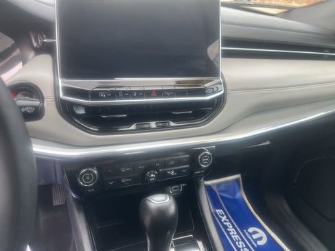 Used 2024 Jeep Compass Limited image 15