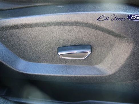 Used 2018 Ford Edge SEL image 12