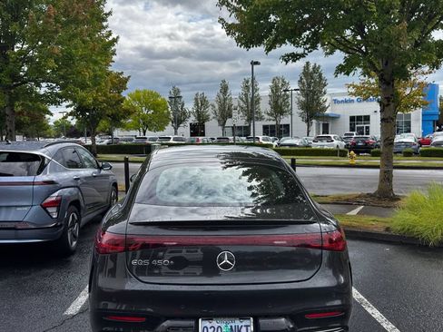 Used 2022 Mercedes-Benz EQS 450+ Sedan image 3
