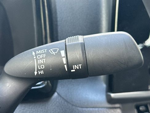 Used 2025 Toyota Camry SE image 38