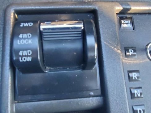 Used 2012 Jeep Liberty Sport image 25