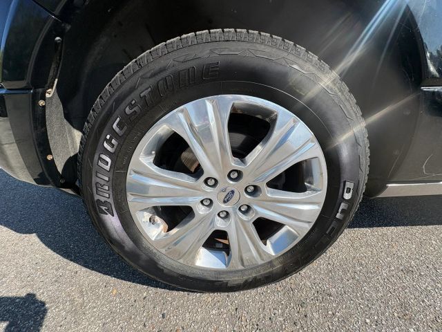 Used 2016 Ford Expedition EL Platinum AWD/4WD image 9