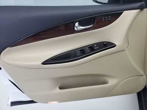 Used 2017 INFINITI QX50 2WD w/ Premium Plus Package image 20