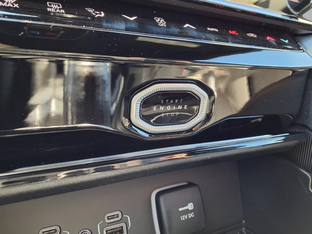 New 2026 Jeep Grand Cherokee Altitude AWD/4WD image 8
