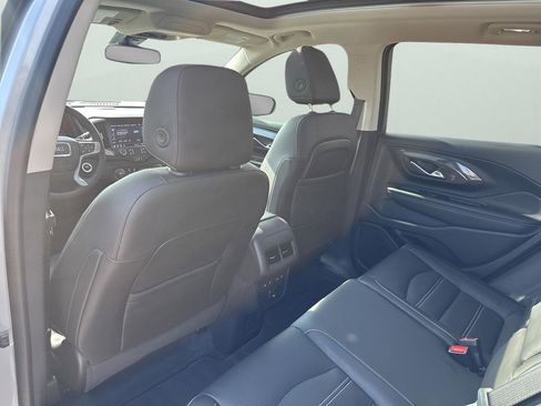 Used 2024 GMC Terrain Denali w/ Denali Premium Package image 18