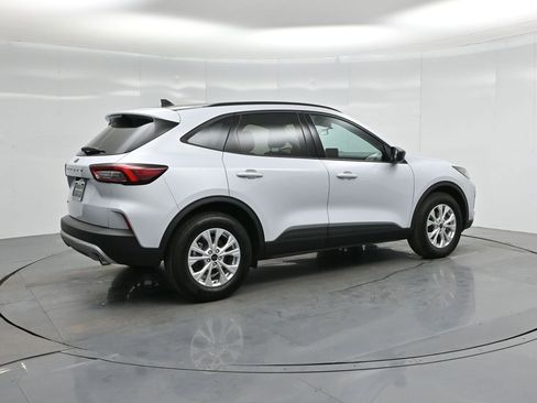 Certified 2025 Ford Escape Active image 25