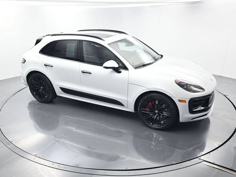Certified 2025 Porsche Macan GTS AWD/4WD image 41