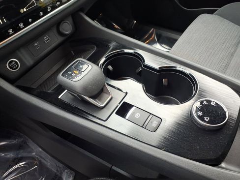 Used 2023 Nissan Rogue SV image 14