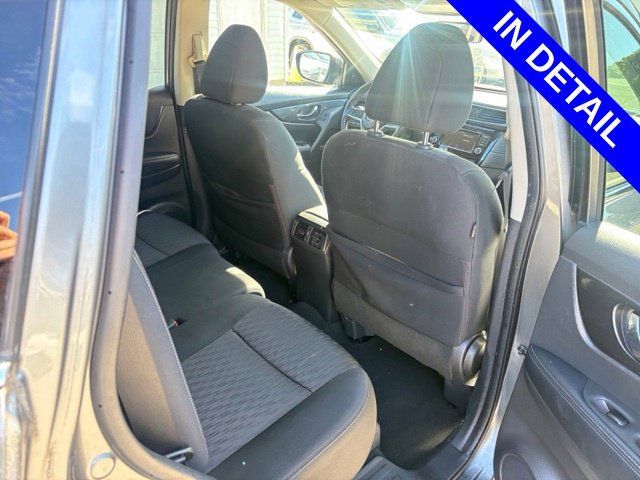 Used 2020 Nissan Rogue SV FWD image 38